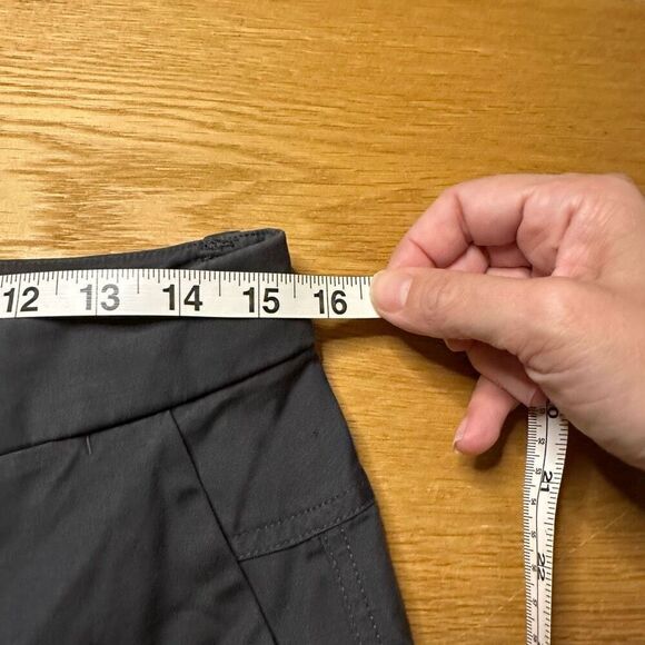 Lululemon gray athletic shorts 30 - Picture 7 of 7